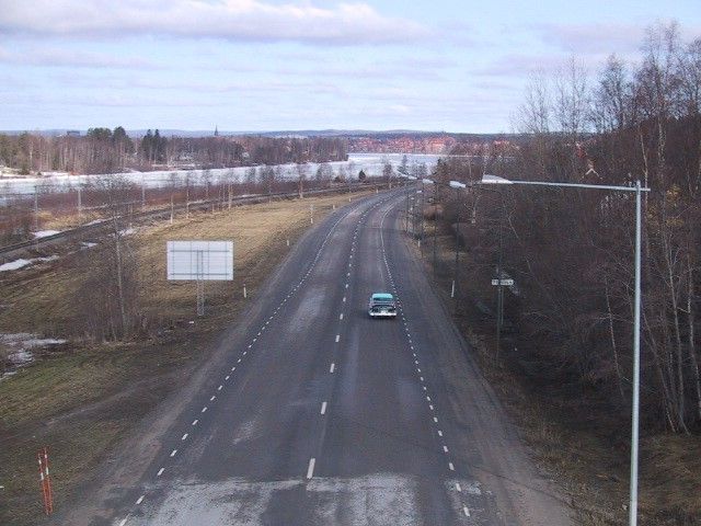 Umeå road photographed on 13APR02